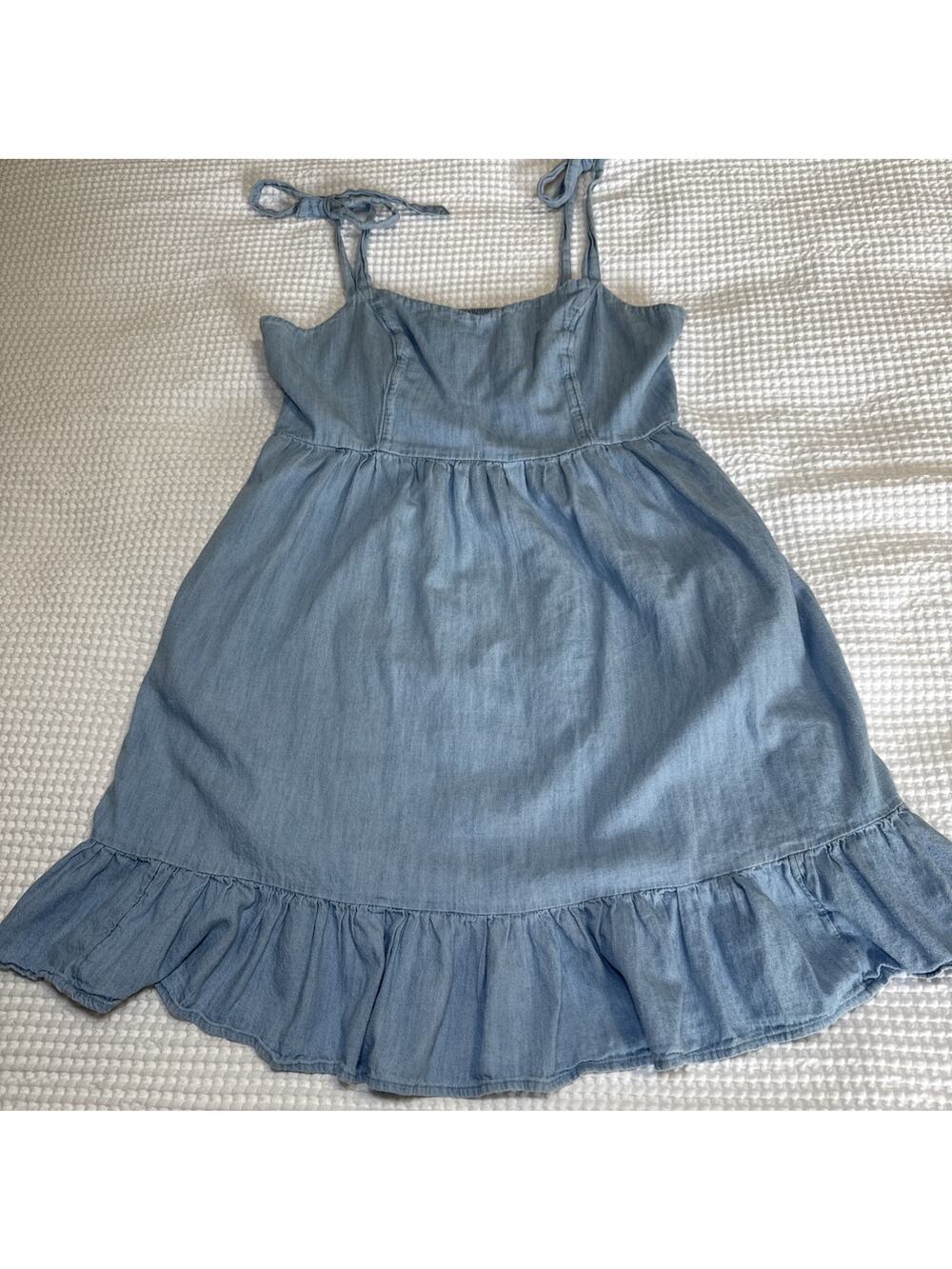 Old Navy Cami Dress Womens Lg Blue Chambray Tie Shoulder Ruffle Hem Pockets EUC